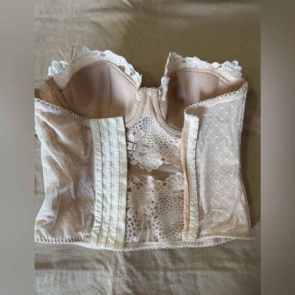 Victoria's Secret Cream Lace Bralette - Picture 5 of 6